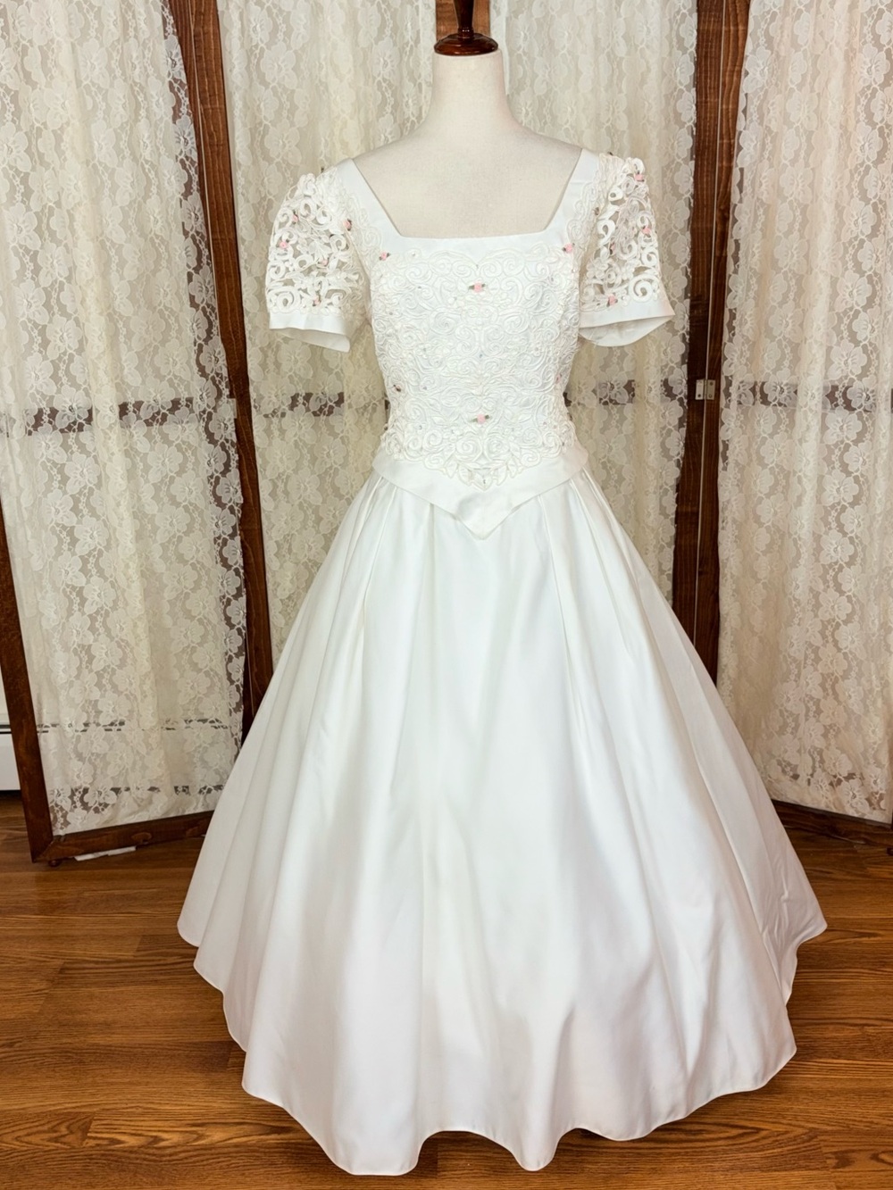 Darling Vintage 90s Forever Yours Embroidered Pink Floral Wedding Gown